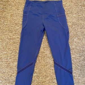VICTORIAS SECRET SPORT CAPRIS SMALL